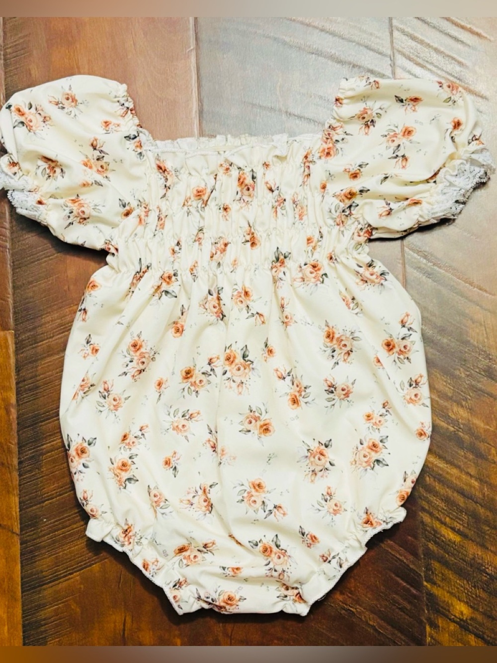 Adorable Little Floral Baby Girls Romper 9-12 Months